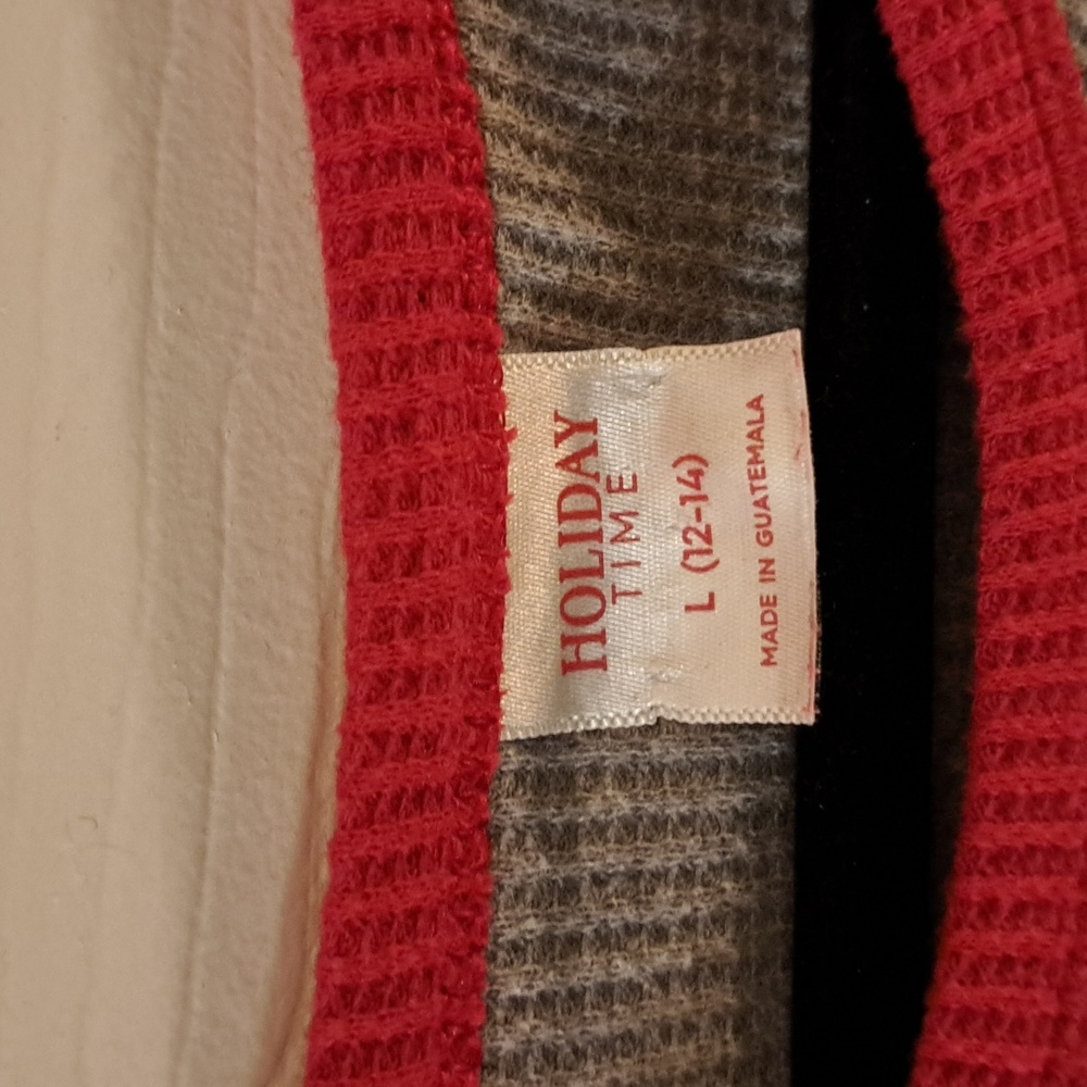 EUC Happy Holidays Christmas thermal top - Picture 2 of 3